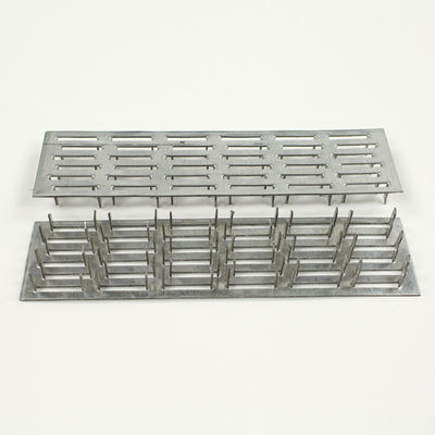 Płyty gwoździów dachówkowych 1,0 mm Wytrzymałość na rozciąganie dla drewnianych trzciny i raftów