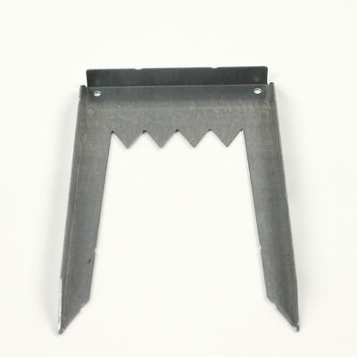 Złącze z metalu drewna z gładkim wykończeniem do połączeń z ciężkiego drewna